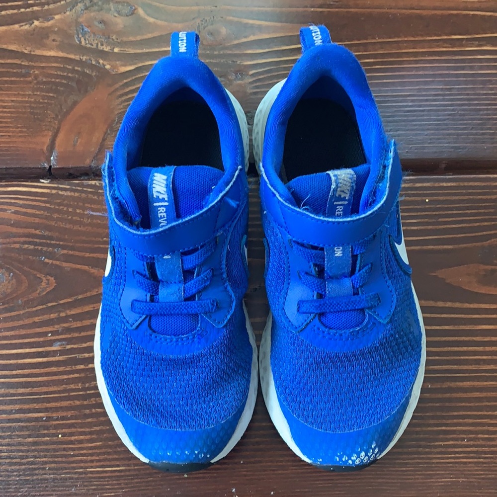 Nike Revolution size 12